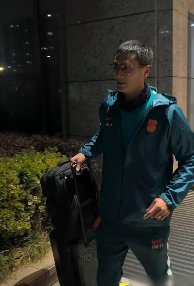 邵佳一，你胆子是真大。上任第一把火，就把杨明洋、吴曦这些老将全清了。最新名单