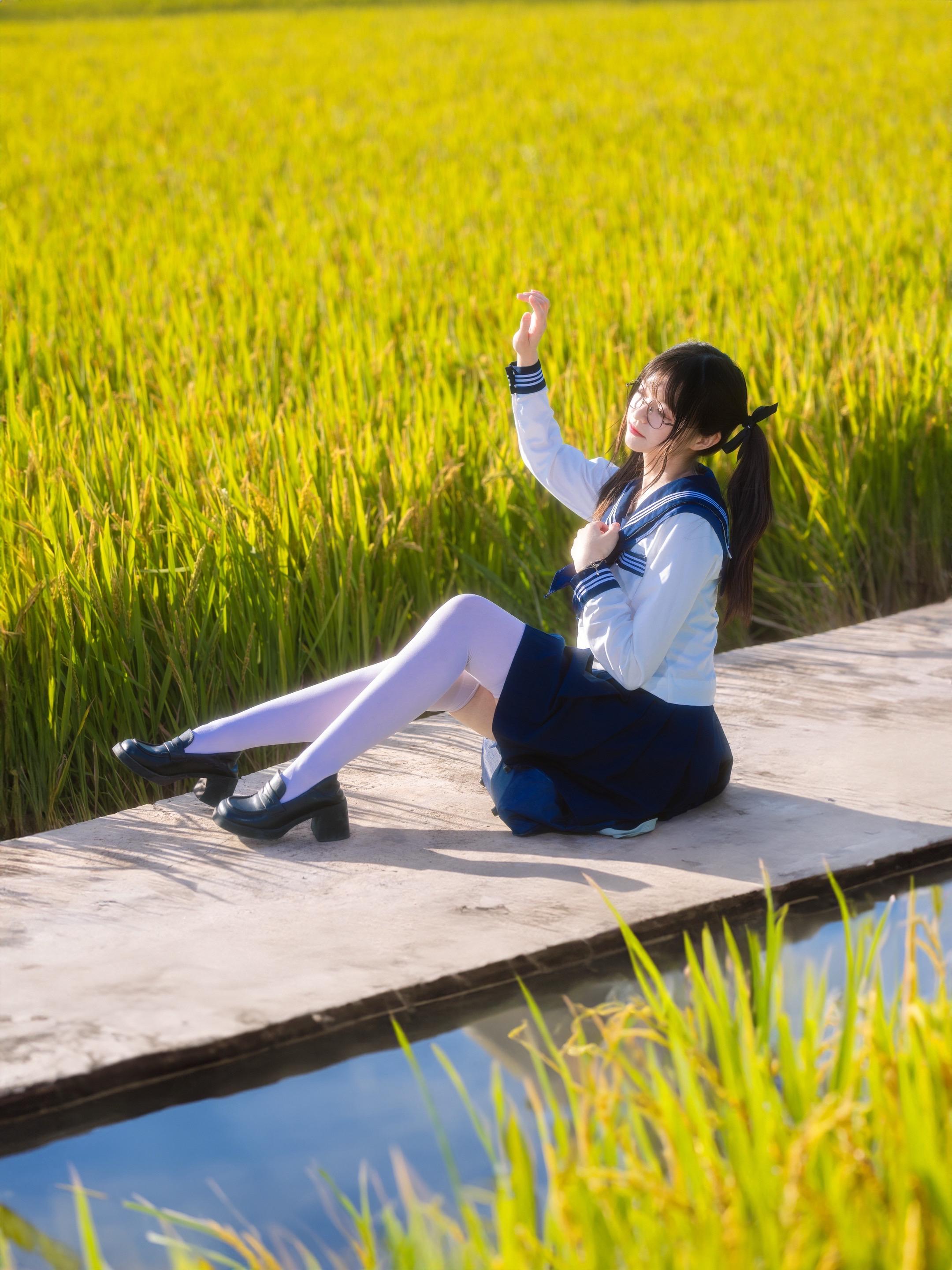 人在大自然里会变得更漂亮。