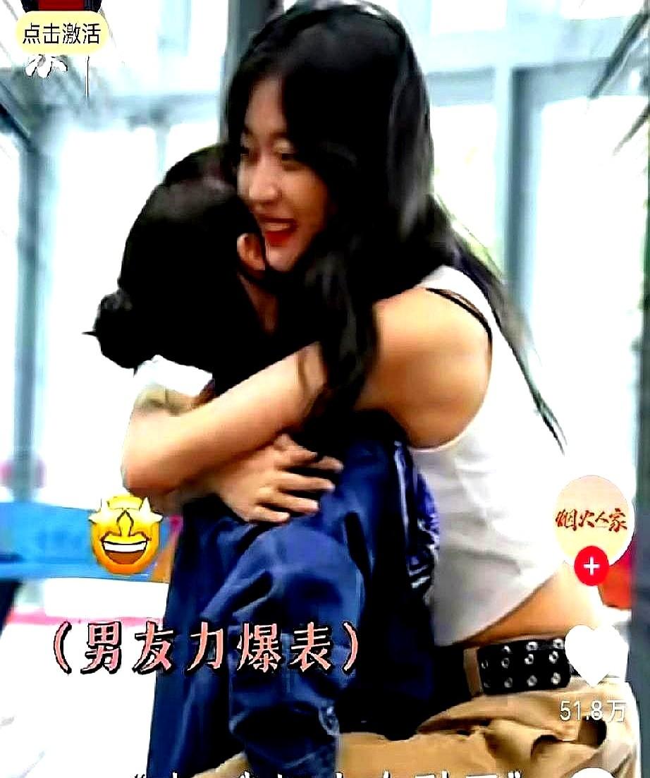 别再磕那些假的工业糖精了，看看真正的好关系是什么样。《烟火人家》都播完两年了