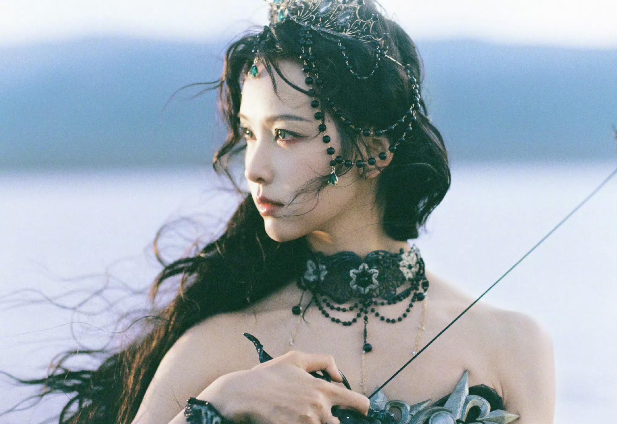 啊啊啊啊我最喜欢这张！感慨不愧是演员啊陈都灵稍微加上点情绪眼神就立马不一样了！神
