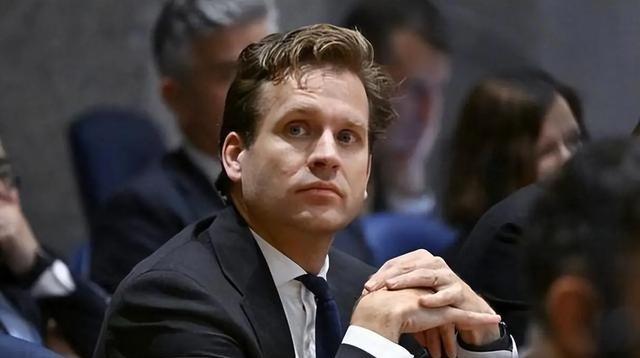 为啥荷兰突然服软了？中方一个行动很关键，连美国都无话可说了！你有没有想过，荷兰这