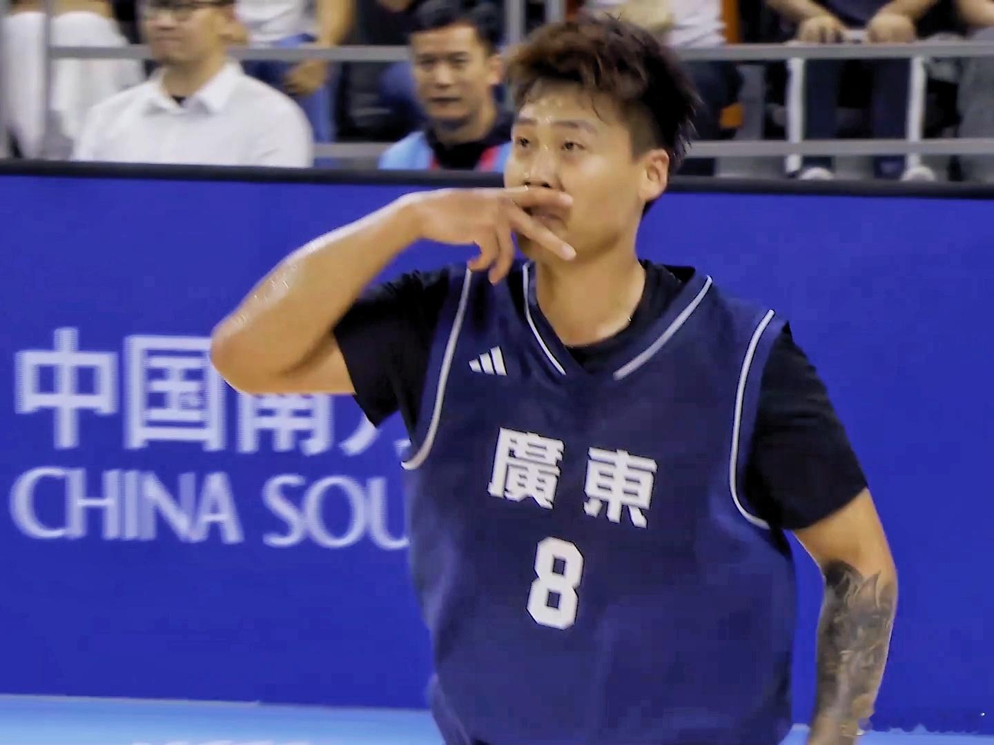 全运会广东男篮战胜浙江男篮这场所谓的强强对话，赵睿16分钟13分7助攻8篮板全