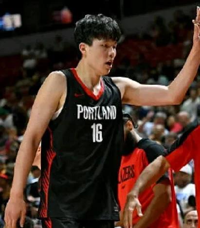 差距一目了然！！夏季联赛首秀！！！状元：弗拉格，31分钟，21中5，得到10分