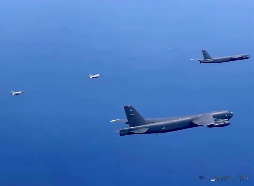 美菲南海五天军演看似嚣张实则外强中干难成气候美菲近日在南海展开为期五天的