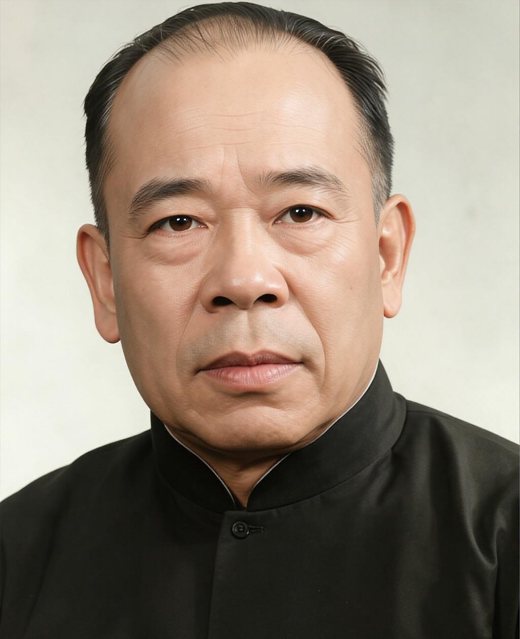 新中国江西省第二任省委第一书记，1952年接任主政江西，是建国初期地方工业化建设