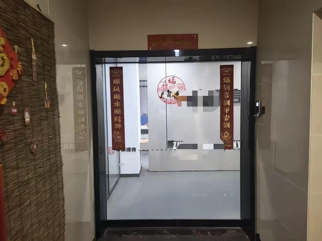“365万商铺20万就过户，买家转手抵押套现600万，强制执行后卖家崩溃：房子没