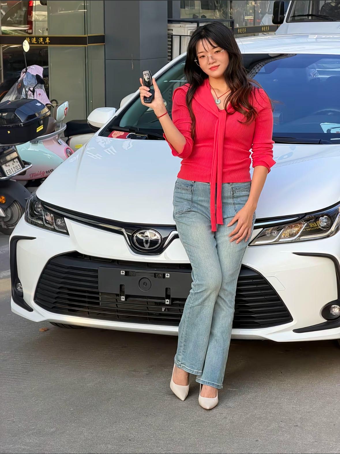 一汽丰田卡罗拉合资历代如下：年底的快乐是卡罗拉给的一、中国合资生产时间