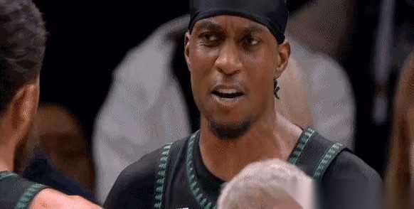 掘金队千算万算，亲手把自己卫冕冠军的戒指，扔进了森林狼的嘴里。赛程收...