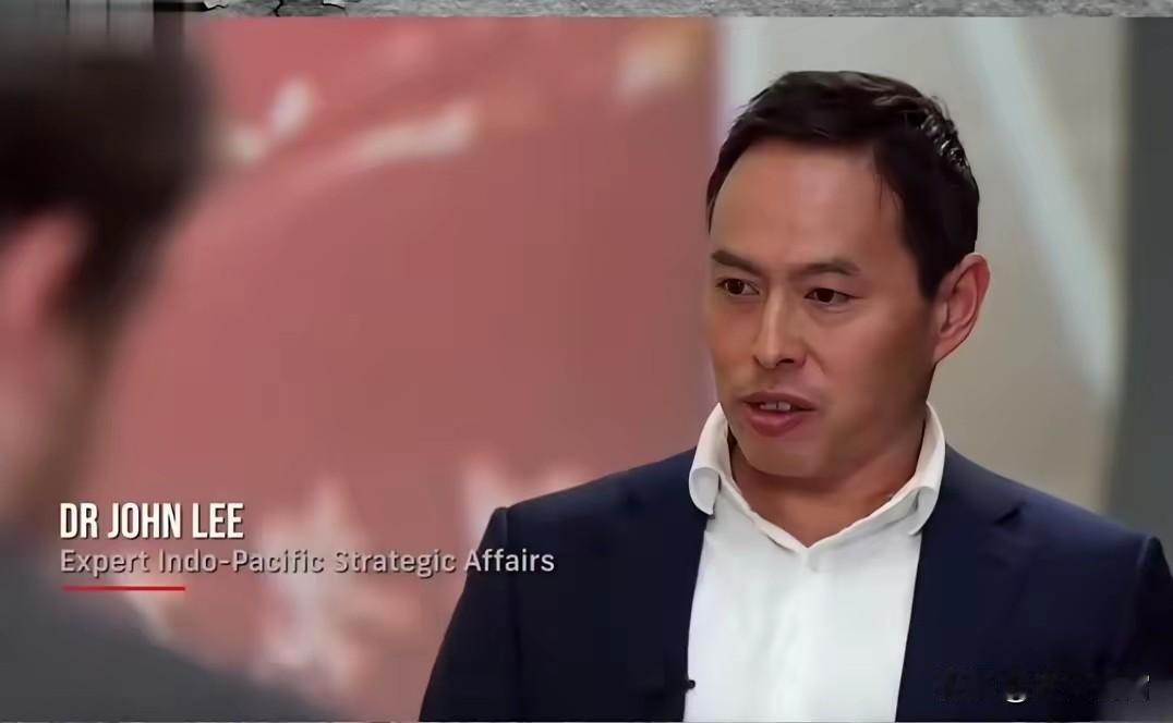 华裔澳大利亚人抹黑东大交投名状，却被白人嫌弃！这位名叫李约翰博士的专家，疯狂抹