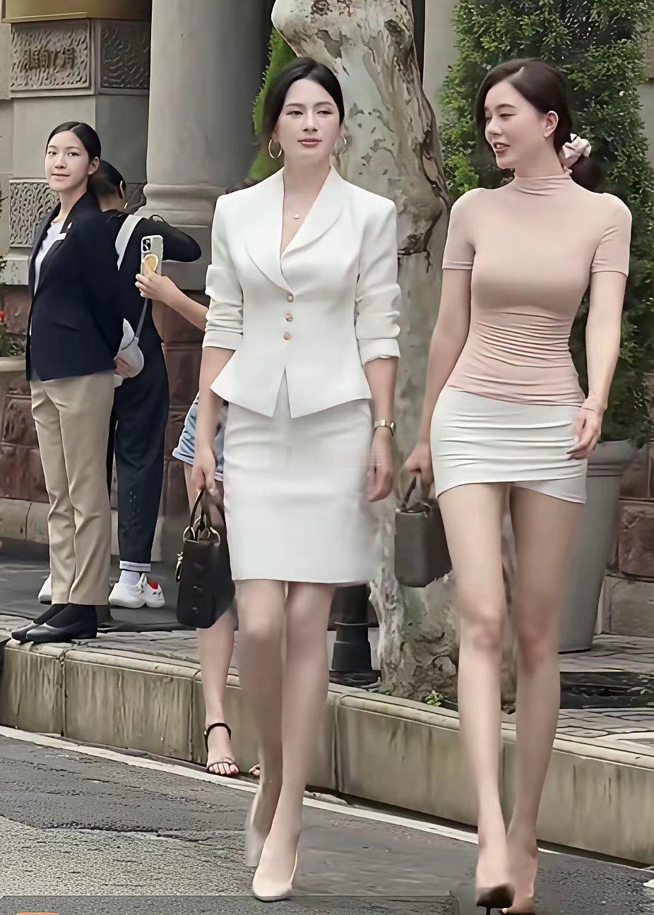 一点都不输女星的漂亮并非稀缺资源只是你的层次接触不到而已​​​