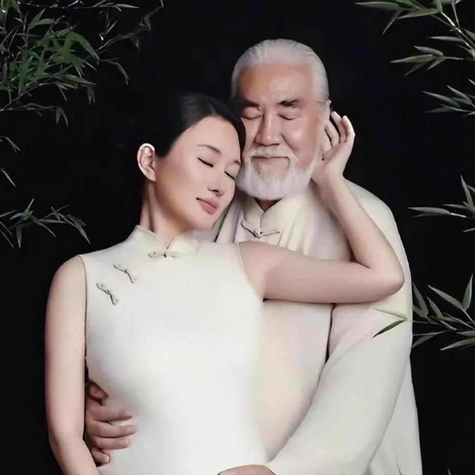 74岁的张纪中，怕是现在肠子都悔青了！倒不是没钱养家，也不是身体吃不消，而