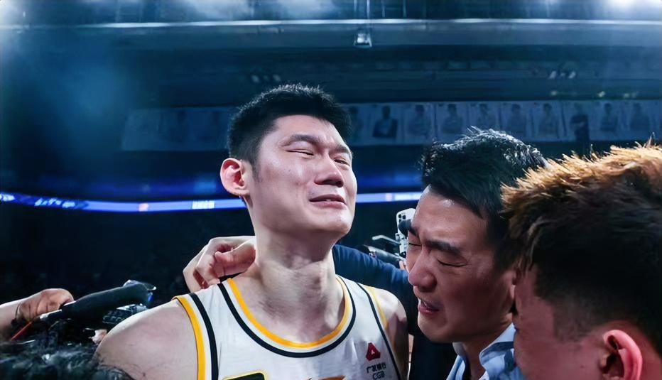 虽然已经过去这么久了，看到这个画面，还是被感动到了！5月20日，浙江方兴渡艰难