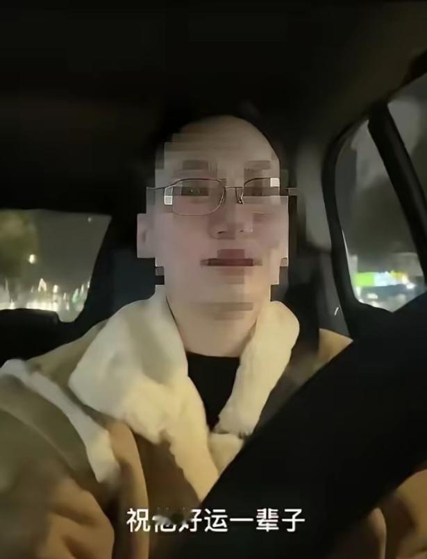 近日“考公姐”的视频火了。一女子跟男友谈恋爱三年多，男方多次想结婚她却说自己要“