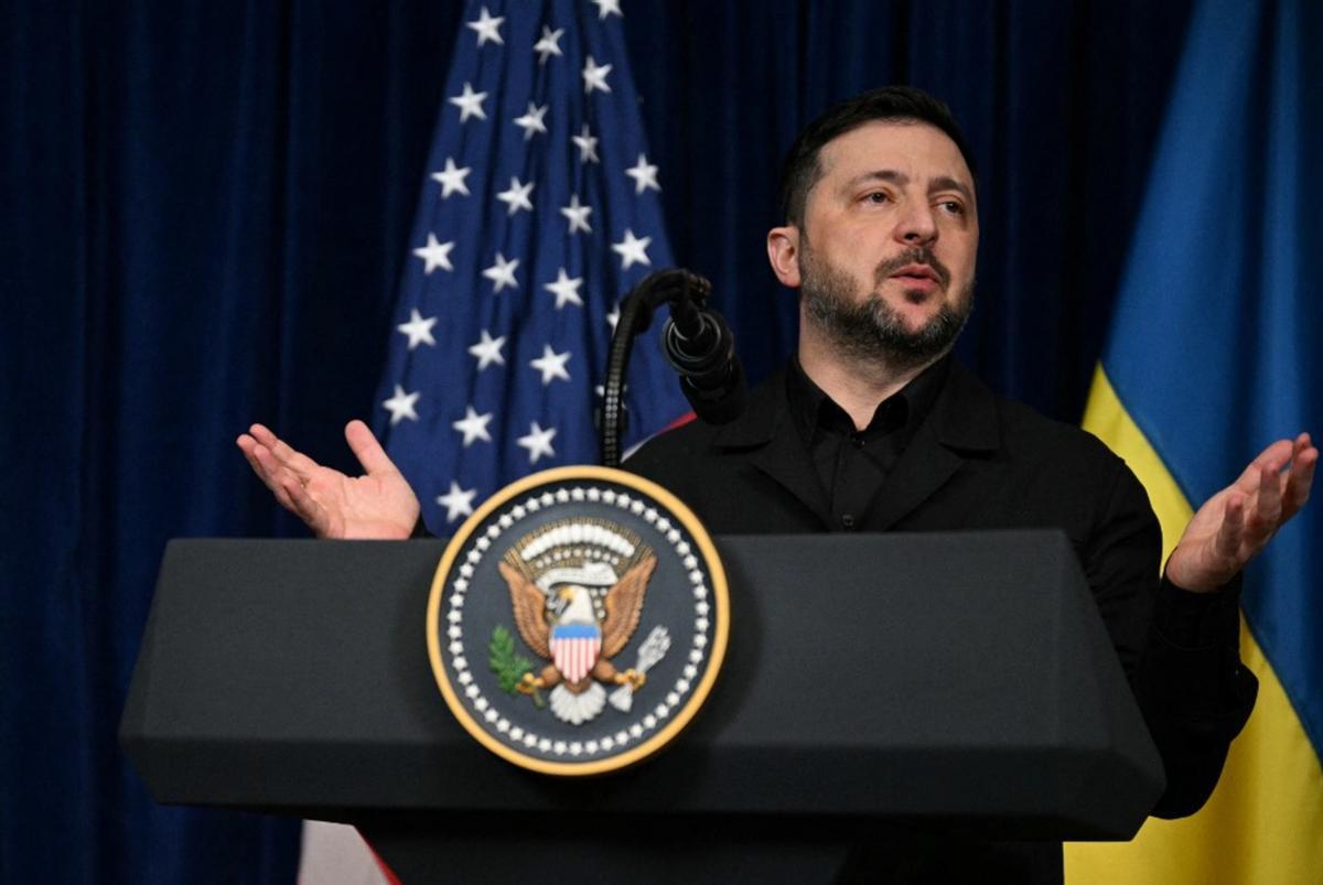 终于，不装了。12天，整整12天。俄军都宣布占领12天了，乌克兰才终于从