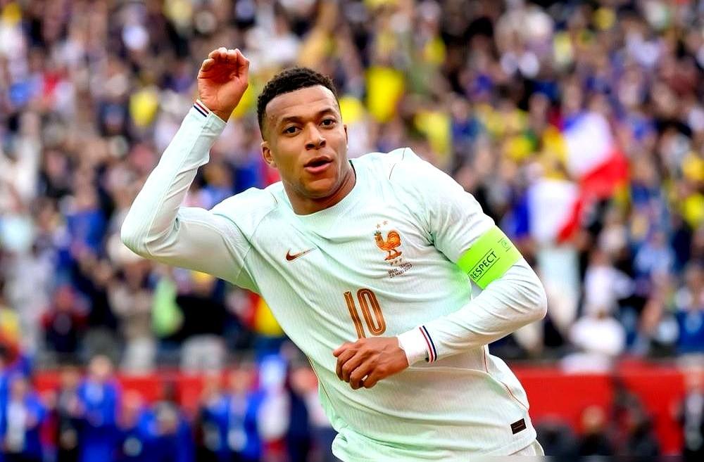 巴西队这次可真让人大跌眼镜！安切洛蒂带队首秀，面对法国队，多打一人竟然还1-2输