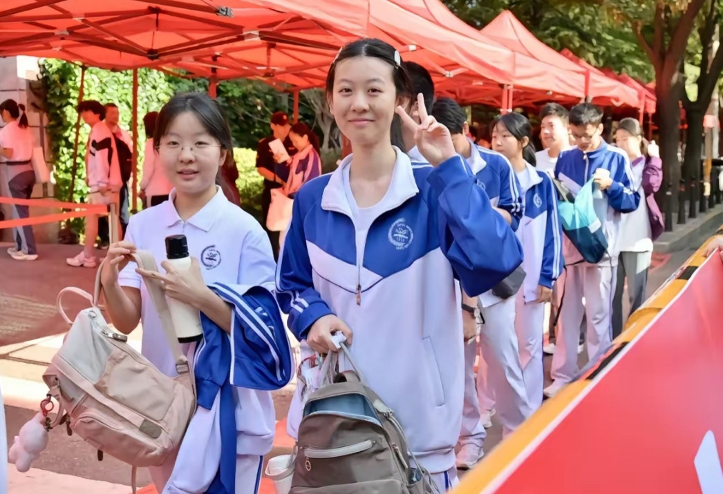 重点班的那个学生对着数学卷子直发懵。他无论如何都想不到，练了三年的压轴