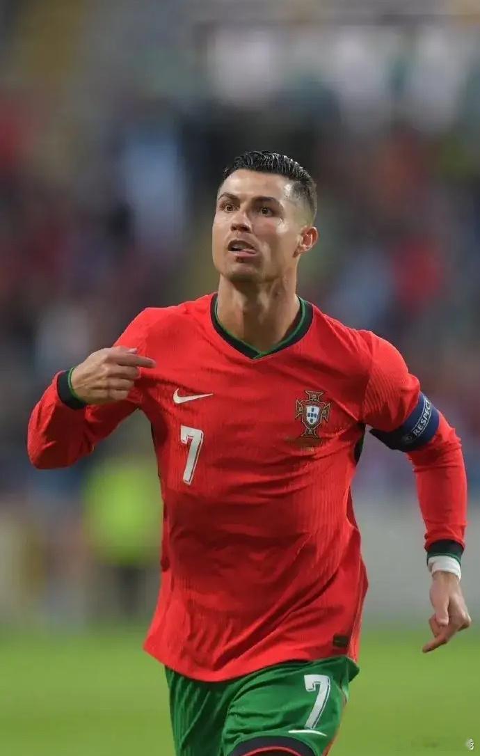 足坛历史十大最强逆风局球星！1.C罗：5欧冠+5金球奖，2018欧冠1/4决赛对