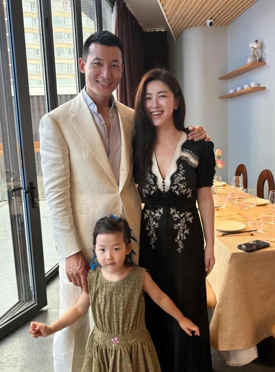 终于找到那么多人喜欢朱珠的原因了。其实人们喜欢的不是她的颜值，也不是她的才华，而