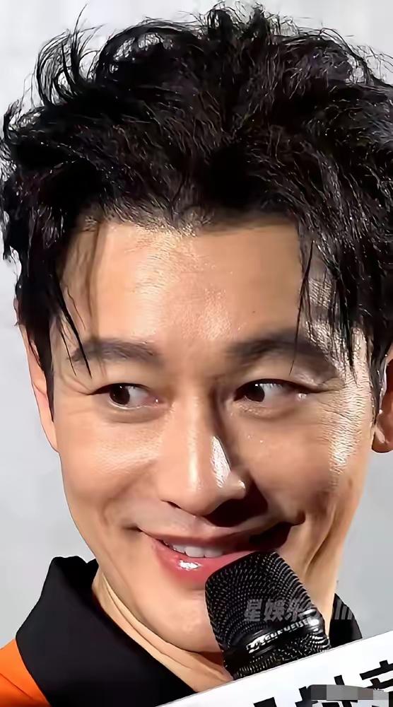 当明星难呀，特别是当年的偶像明星，无论年纪多大，偶像包袱难摘！黄晓明就是其中之