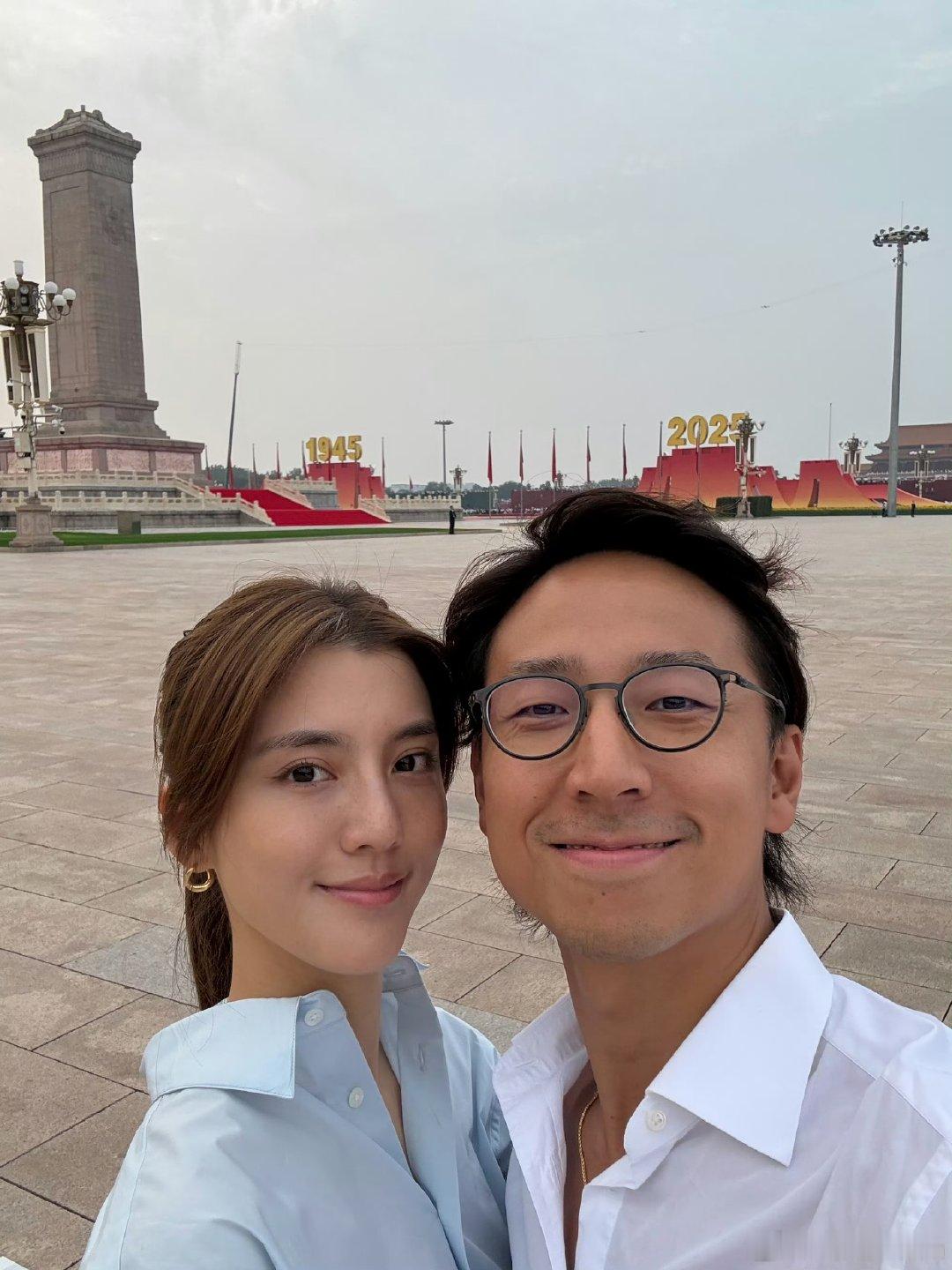 吴千语施伯雄现场观礼照吴千语施伯雄晒观礼照，这夫妻俩也去耶！吴千语施伯雄晒观礼