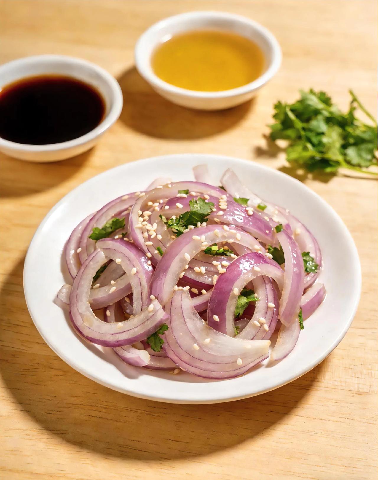 洋葱：餐桌上的“黄金蔬菜”，常吃好处真不少洋葱是最常见却又最被低估的食材，