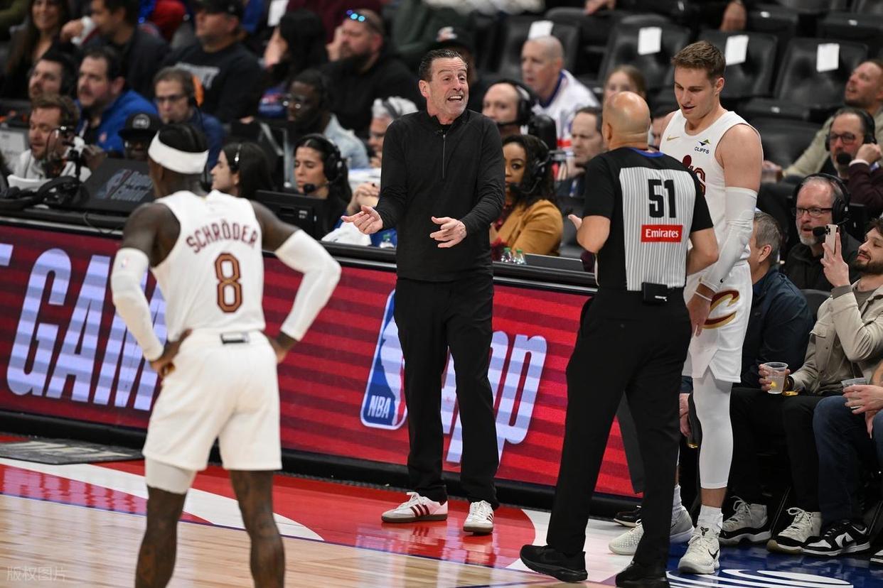 关系户！哈登不打，在主教练阿特金森的心目中，施罗德就变成了球队大腿，可他的表现，