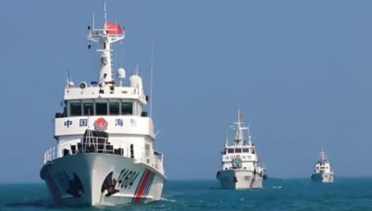 台湾三艘船围堵大陆一艘海警船，整整围了34小时！你以为这是势均力敌的海上对峙