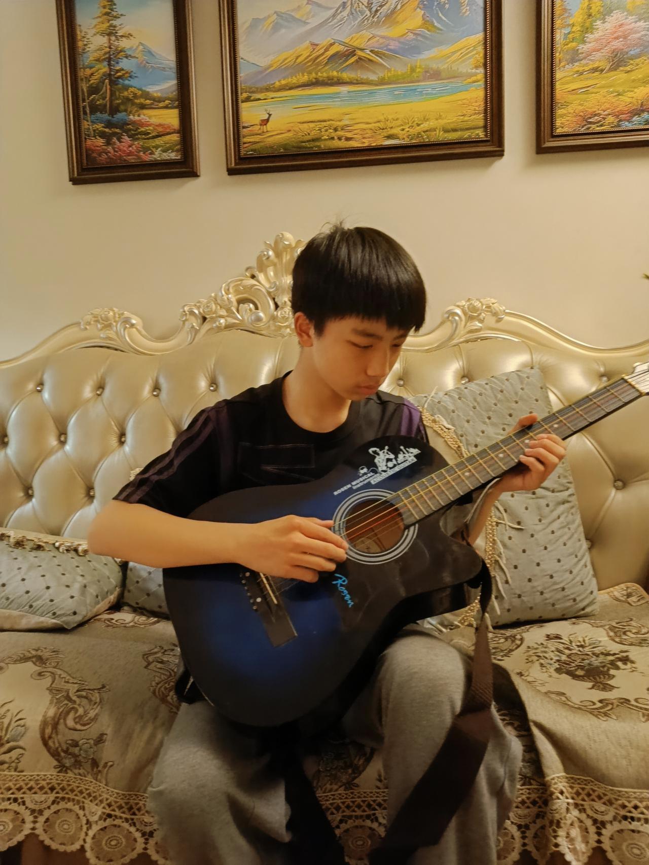 单亲妈妈家的孩子怎么养？这是无数单亲妈妈内心最深的疑问，也是社会大众关注的焦点。