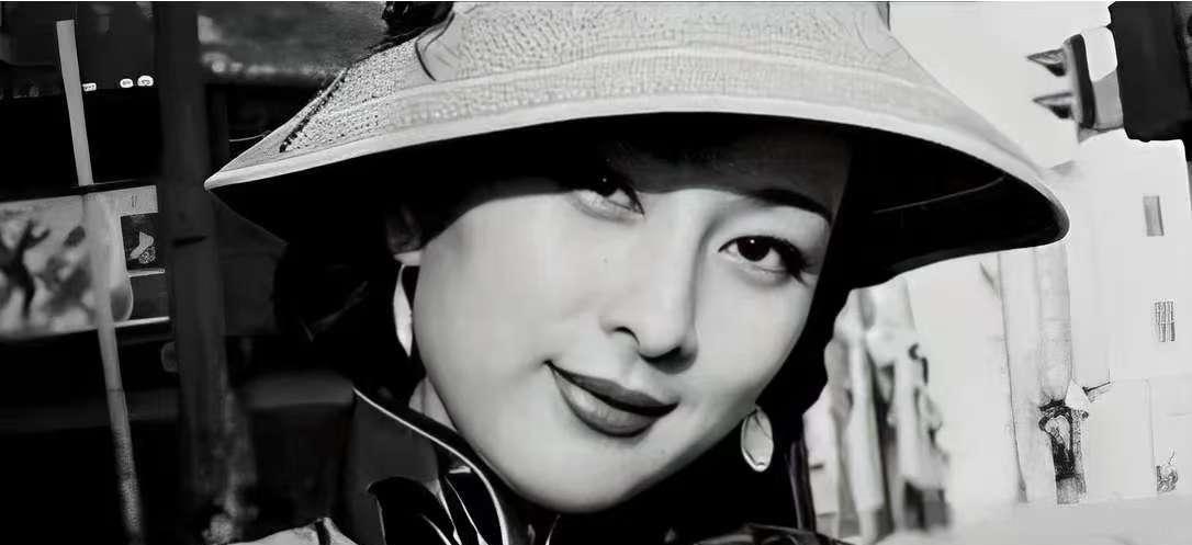 1933年11月的一天，李士群的妻子叶吉卿独自一人去见了大特务徐恩曾，她身