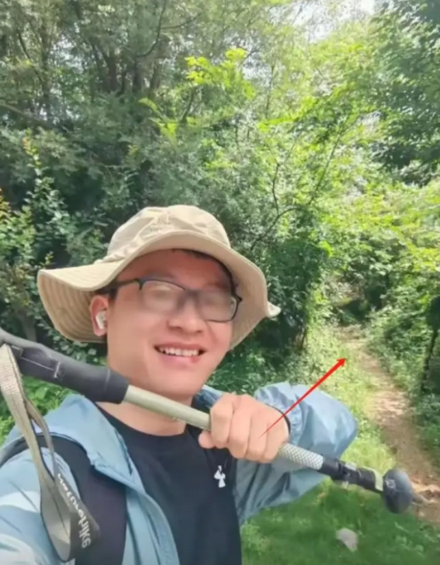 无比悲痛！28岁独自爬武汉龙泉山失联的男子遗体被找到了，当天他带了2瓶水进山，一