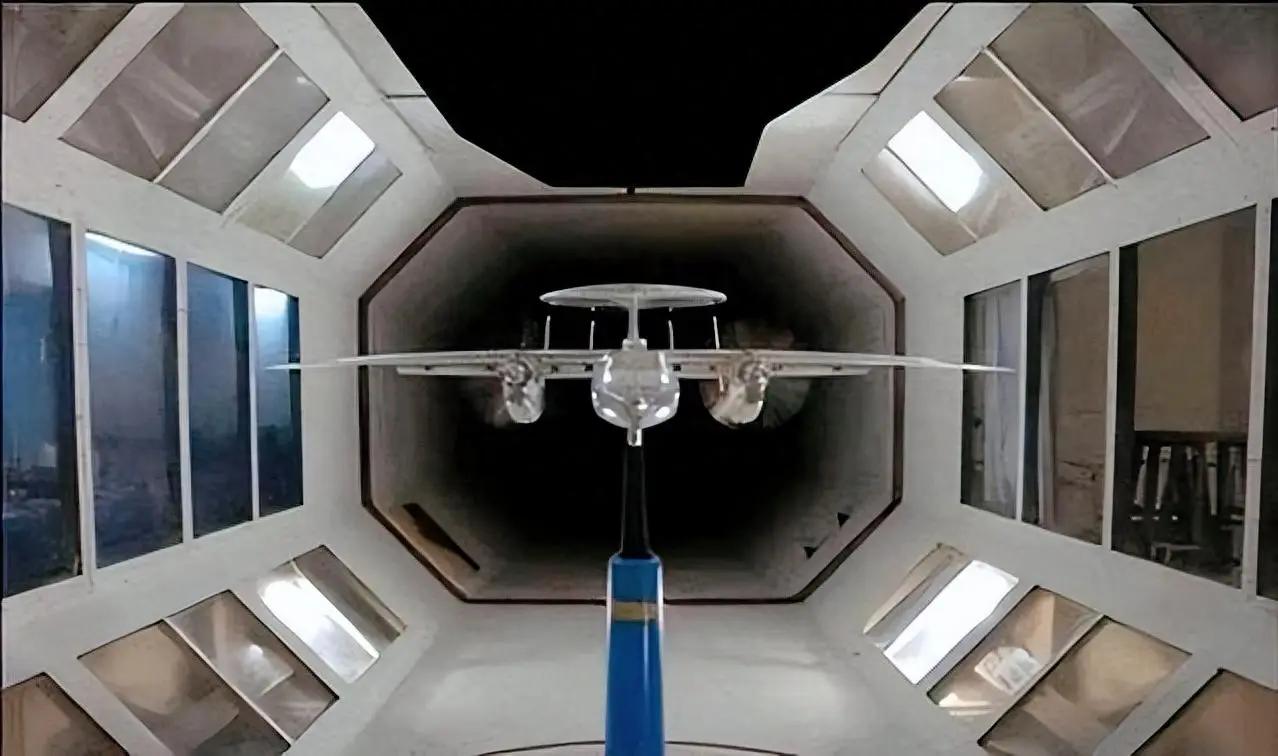 由于美国长期迷信计算机模拟空气动力，高超音速飞行器研发进入前所未有的困境。表