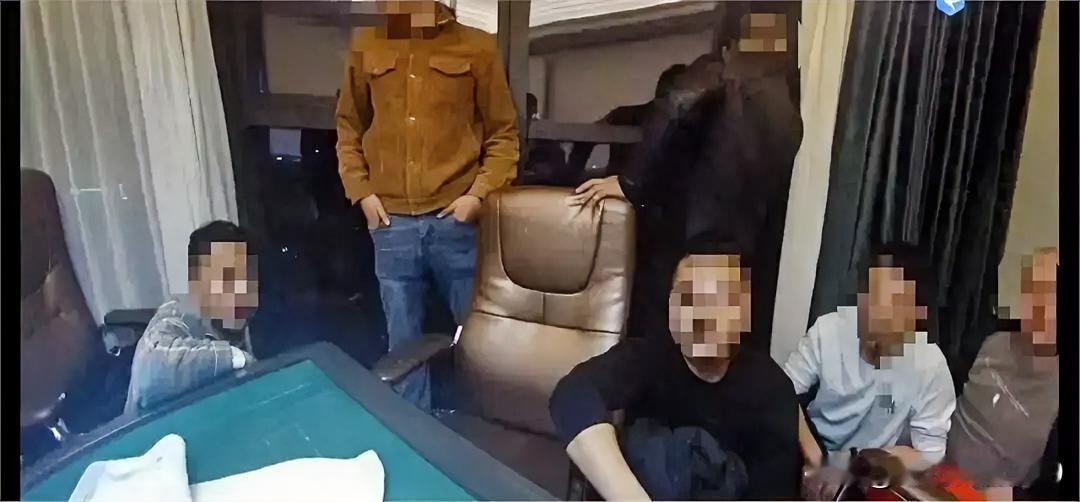 年底警方冲业绩！专抓大的！衡阳珠晖区一窝流窜赌场被端，现场现金堆成山今天饭