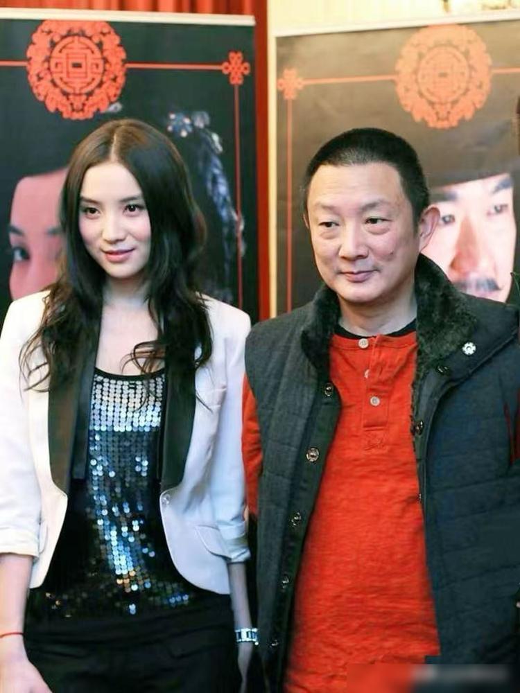 2007年，娱乐圈一场大戏。《大明王朝1566》的导演张黎，50岁，刚结束第