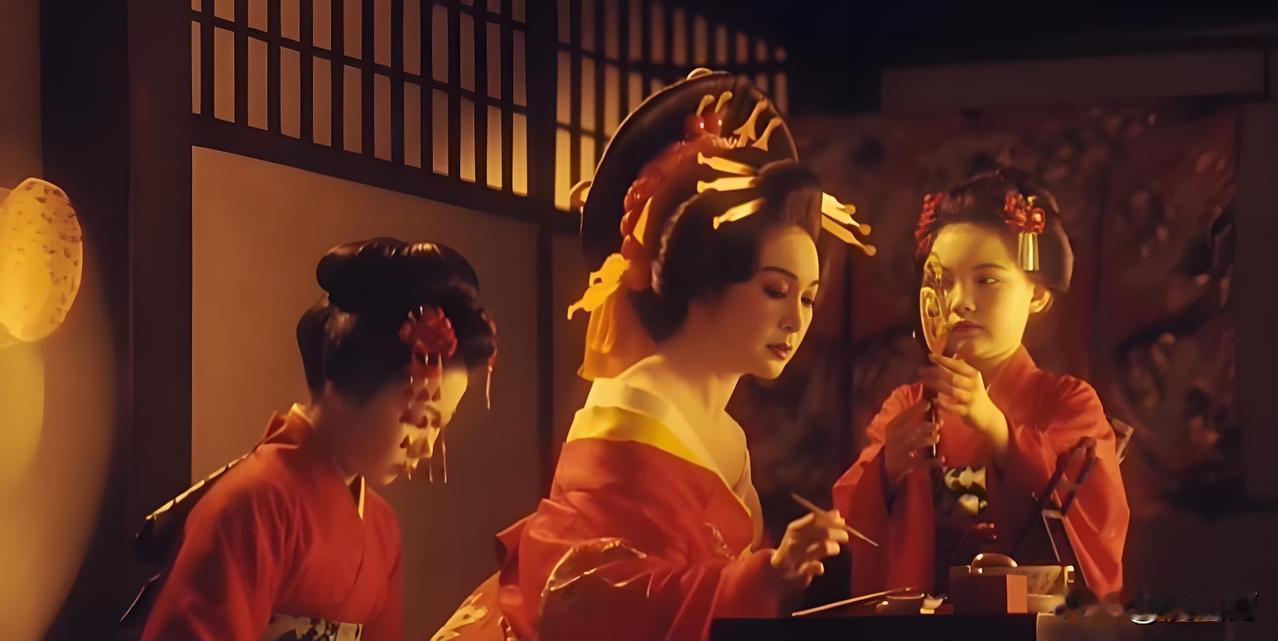 电影《731》有个细节，不知看过这部电影的友友有没有注意：演员孙茜饰演有身孕
