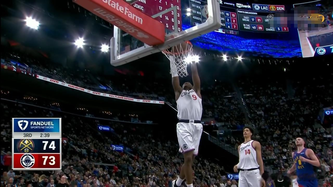 我忍不住要怒赞快船新援马瑟林！在今天快船主场以115：114险胜掘金的比赛中，马