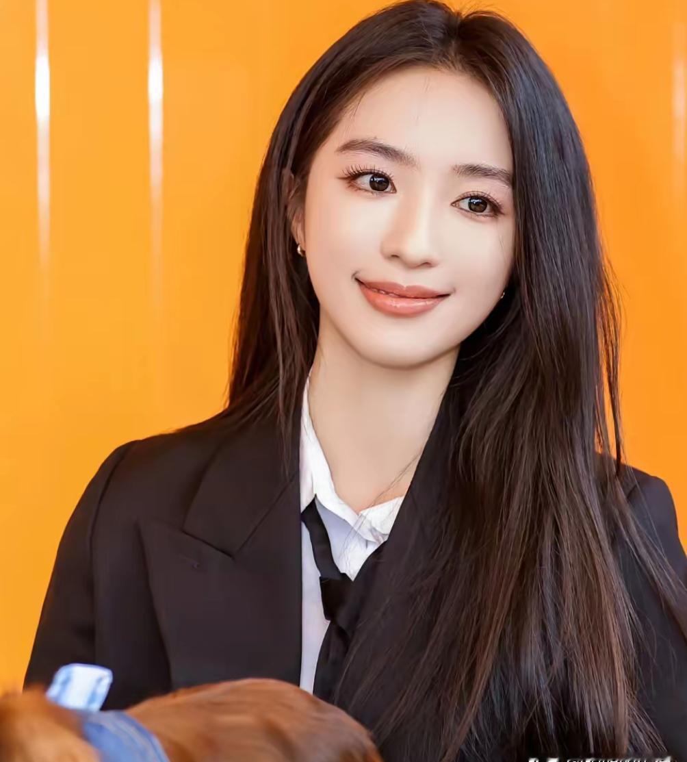 “剧本恋综”又翻车？网友扒出翁青雅“白富美”滤镜碎一地：海外学历是短期游学，