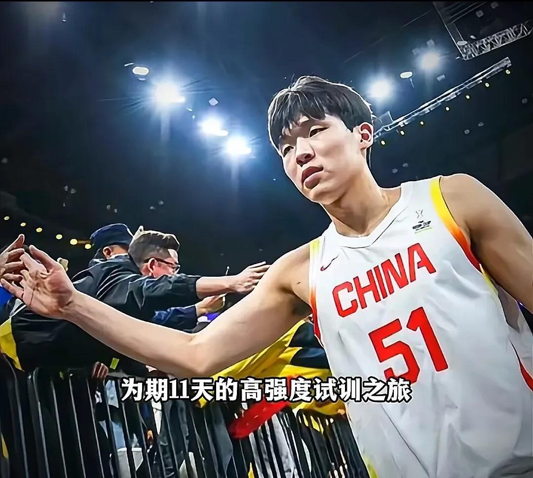 杨瀚森今天终于完成了最后一支猛龙球队的试训，为期11天的高强度试训之旅圆满结束。