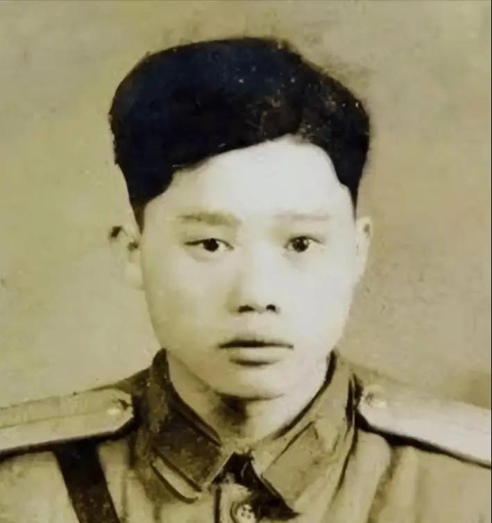 1951年1月28日，志愿军战士潘天炎因为生理需要去附近的草丛解决，等他匆匆返回