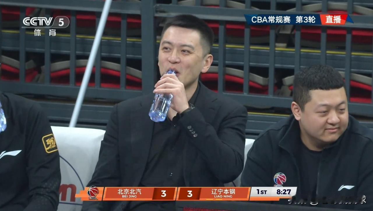 辽宁本钢主帅杨鸣真是太无奈了！在今天辽宁本钢客场挑战北京北汽的焦点战中，当时比赛