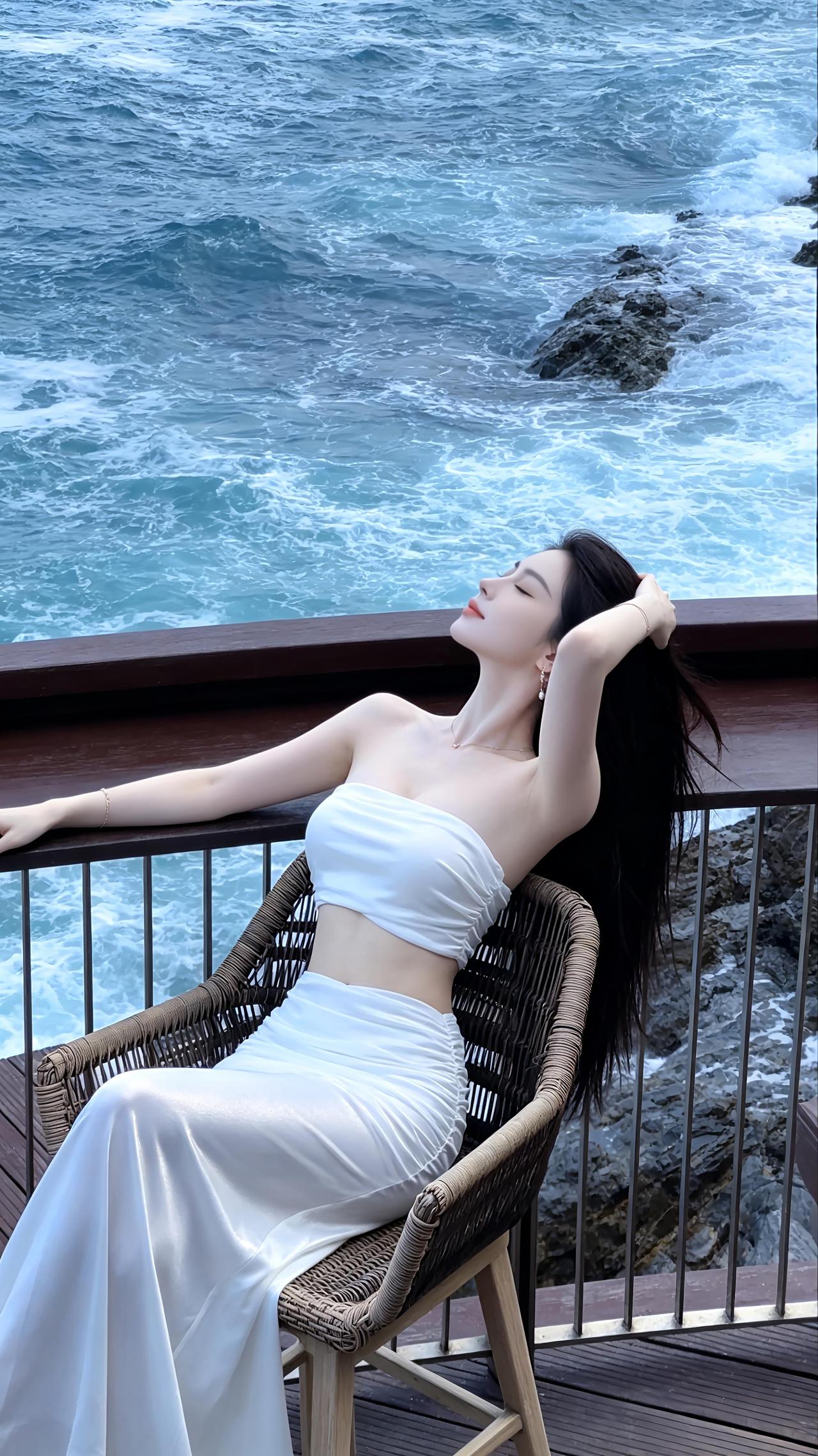 分享美女穿搭服饰喜欢大海的女孩少女风写真照海边穿搭风格度假风女神穿搭海边吸