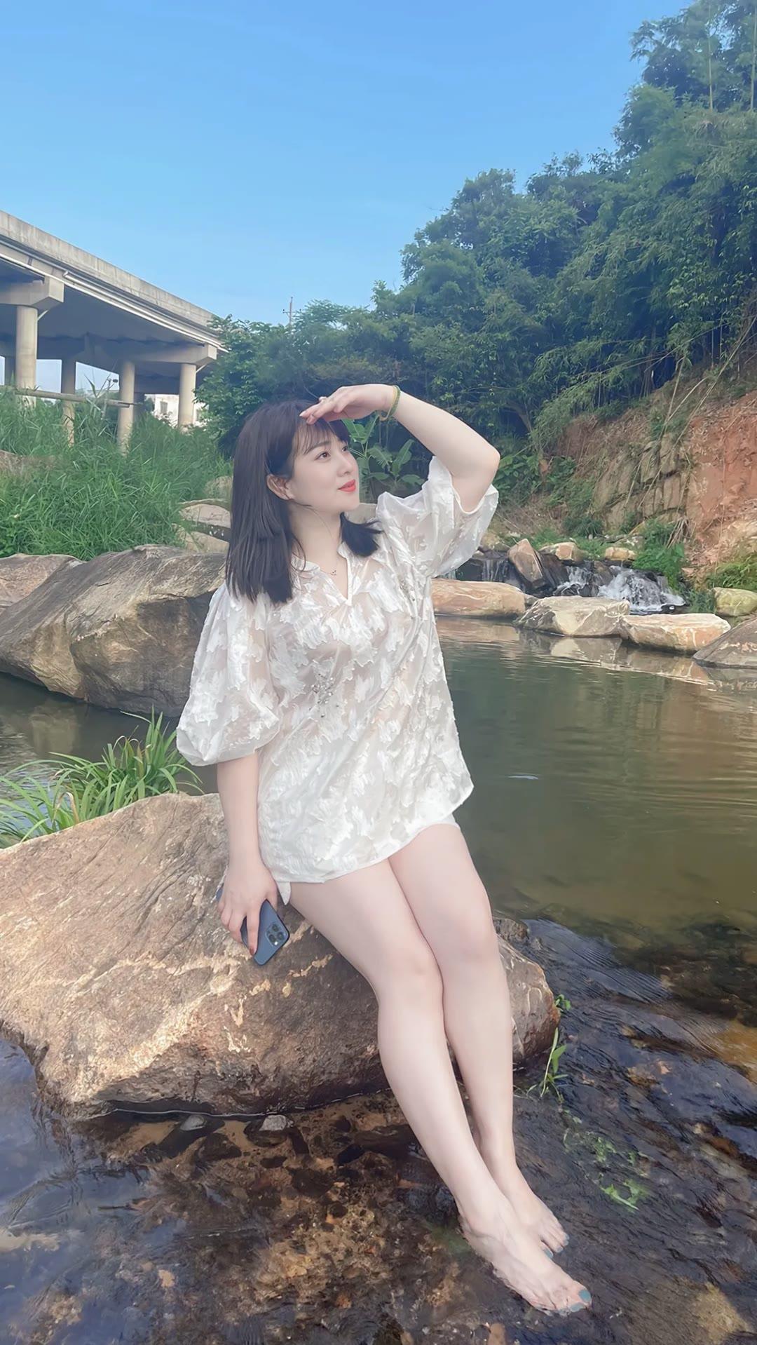 这一生风风雨雨，能活得自在一点，才是真正的幸福