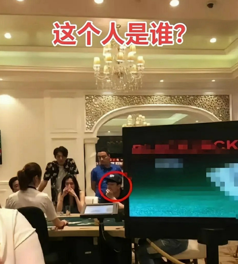 你可以再模糊一点，没钱买好点儿的手机吗