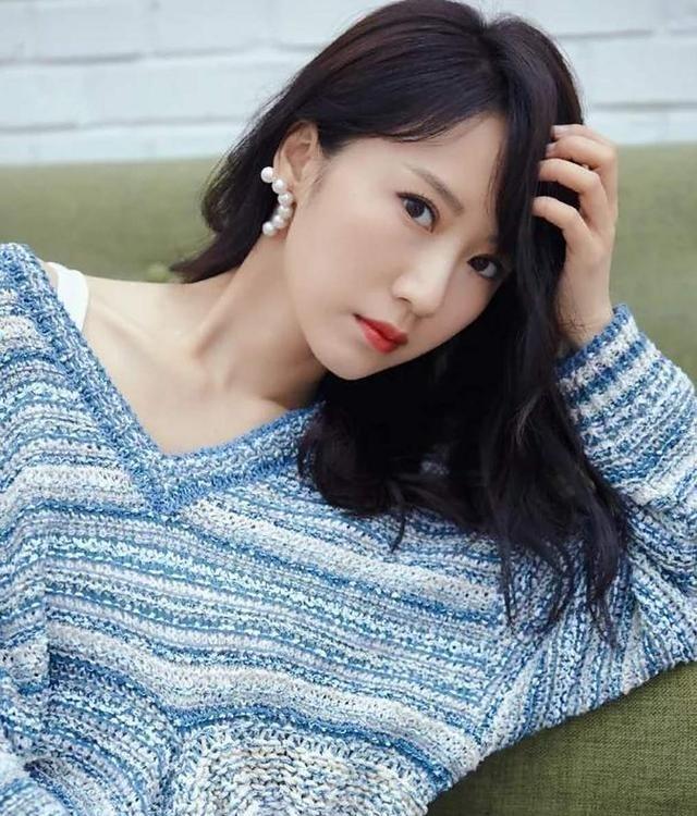 演员李念说：“我和张嘉译在拍完《蜗居》后，八年多没有联系过。那会儿微信还没普及，