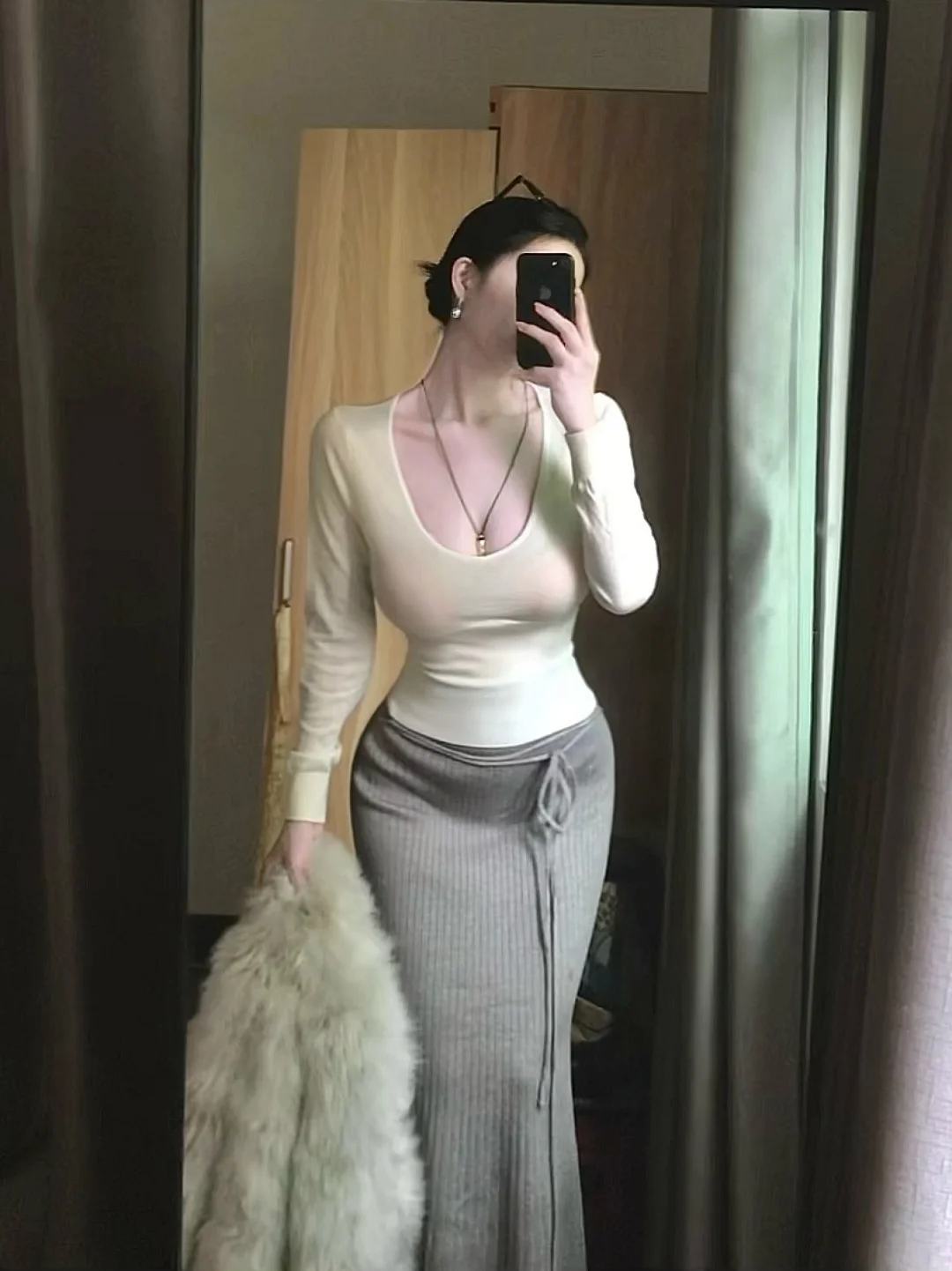 白灰色系尊的很气质清冷美女感唉～