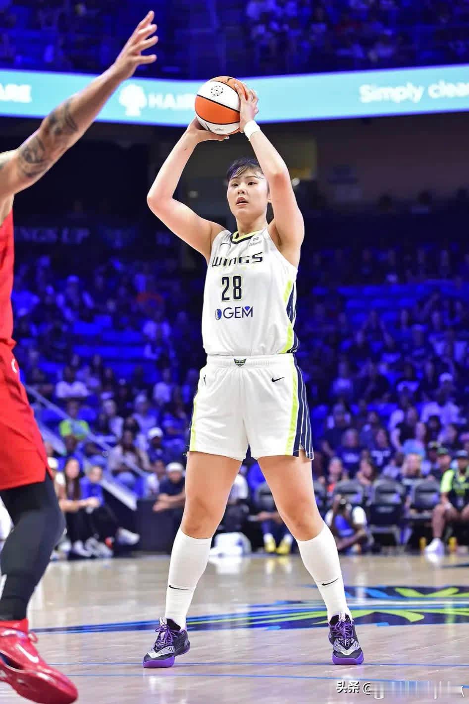 回国打亚洲杯？不存在，李月汝正成为世界级中锋！李月汝在WNBA