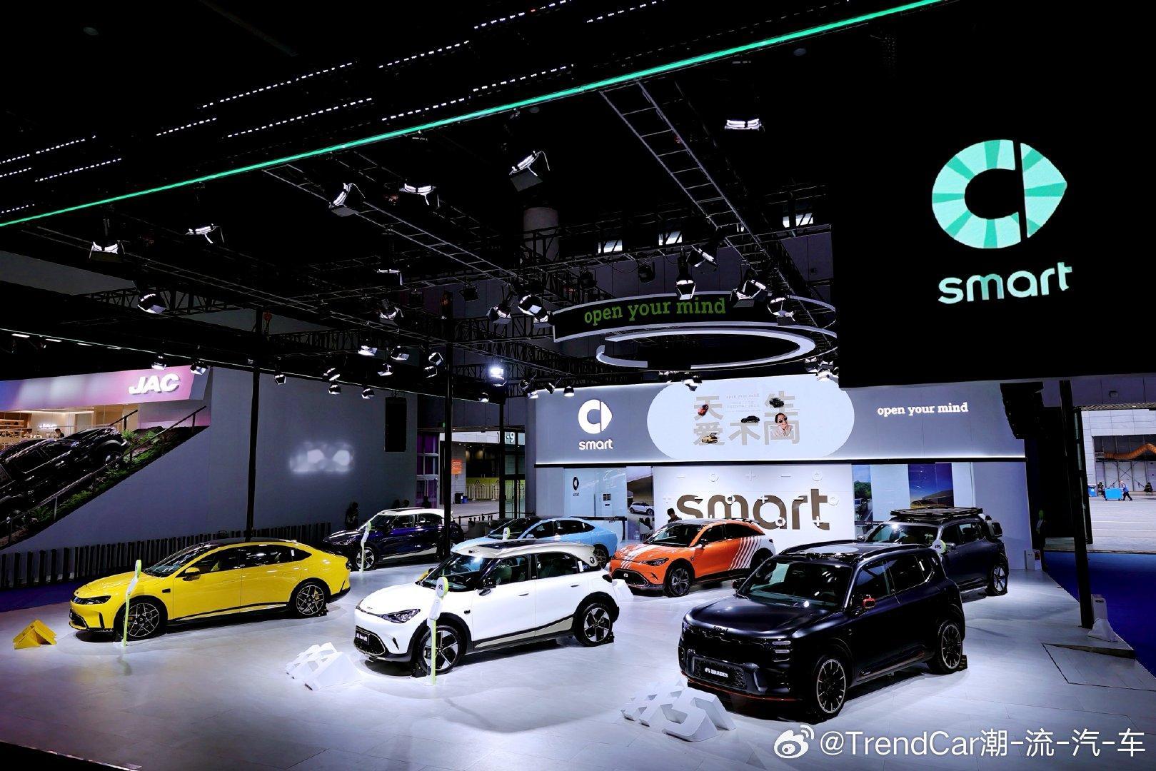 smart携全系车型亮相第二十九届成都车展，两款新奢性能车型焕新上市。smart
