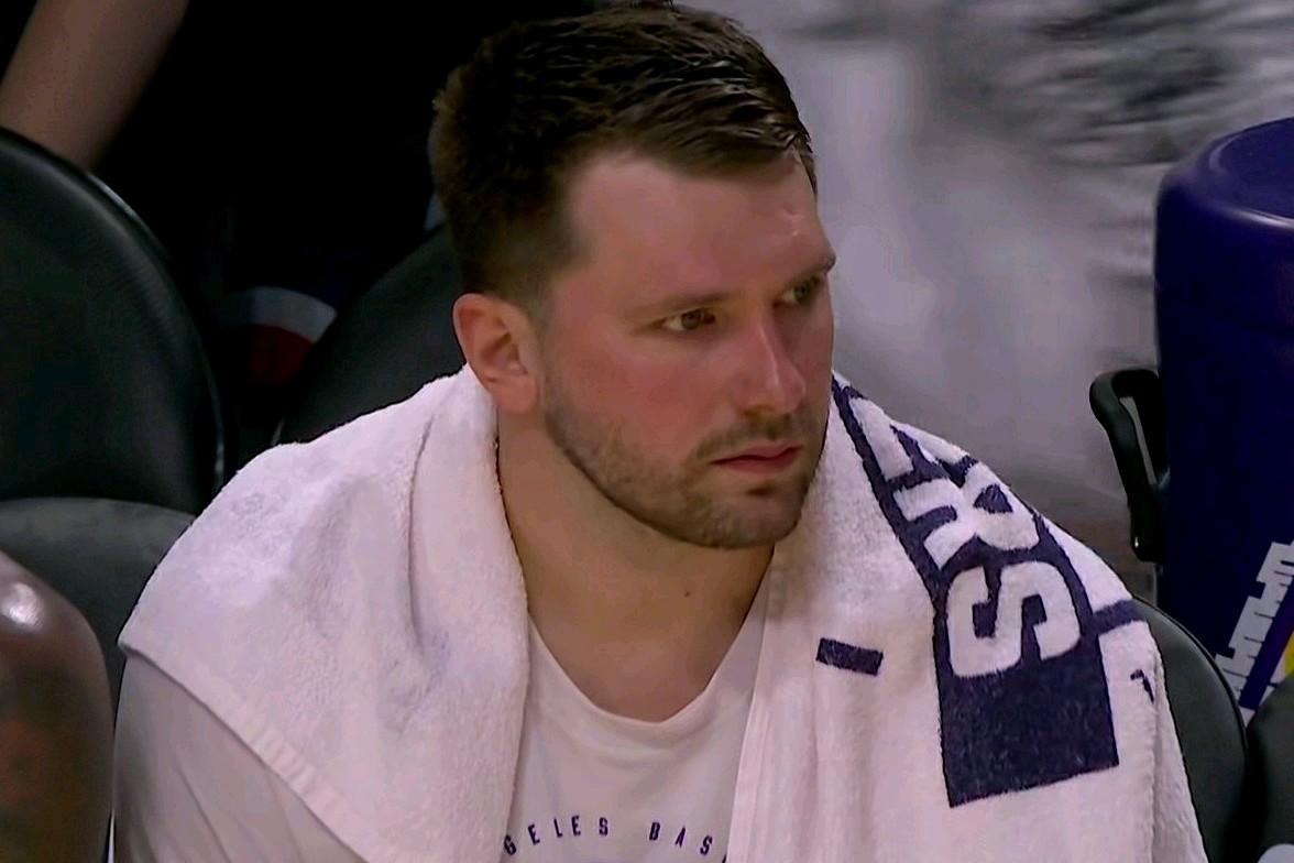 湖人22分惨败凯尔特人！解说员道出湖人当前面临的最大问题，可谓是一针见血：“湖人