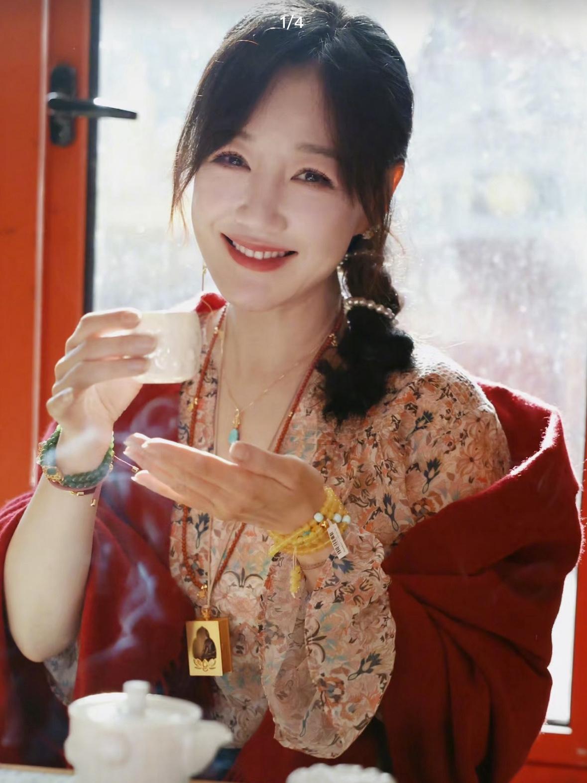 47岁的薛佳凝告诉女人一个道理，你可以不结婚，也可以不生孩子，但是一定要有信