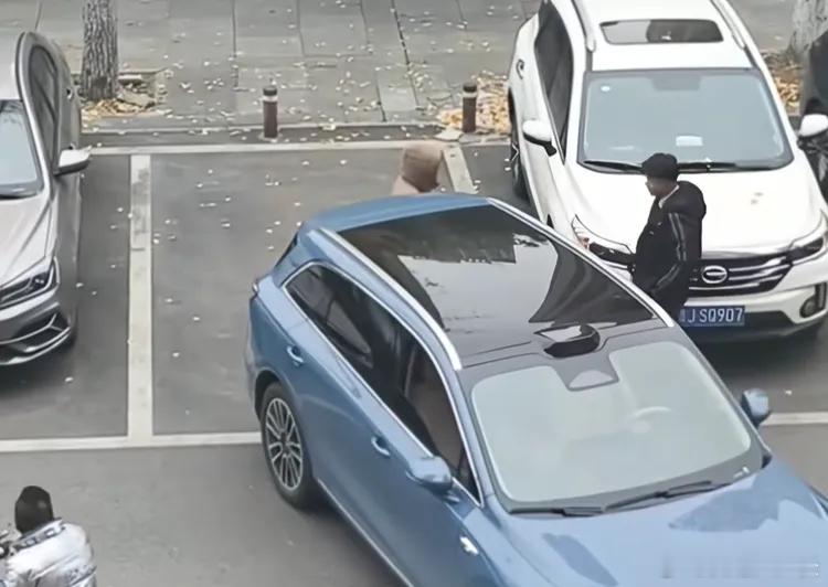 碰到人肉占车位你会怎么办？