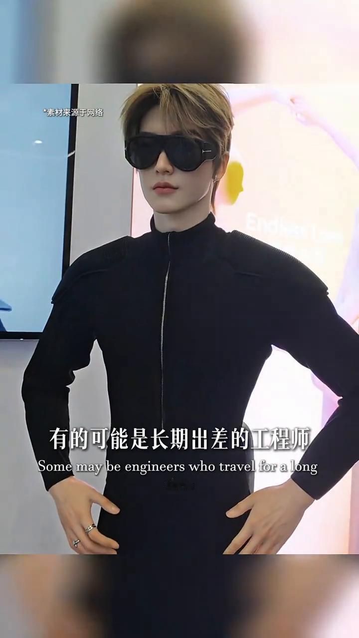 机器人伴侣它们来了！一家公司发布两个机器人，一男一女，男的叫凌夜，女的叫小优，